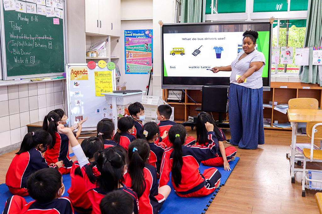 esl classroom smartboard